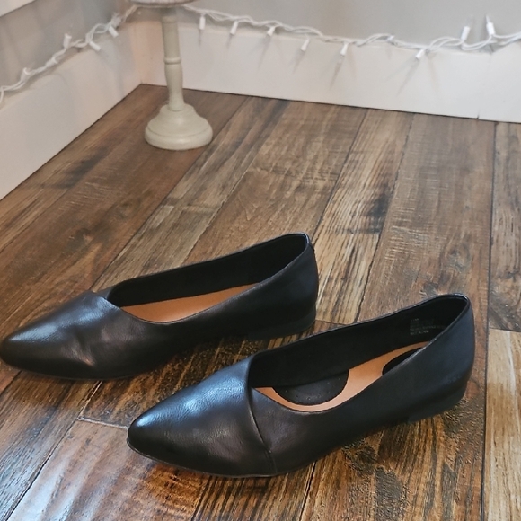 b.o.c. Women's Classic Black Loafers - Picture 7 of 11